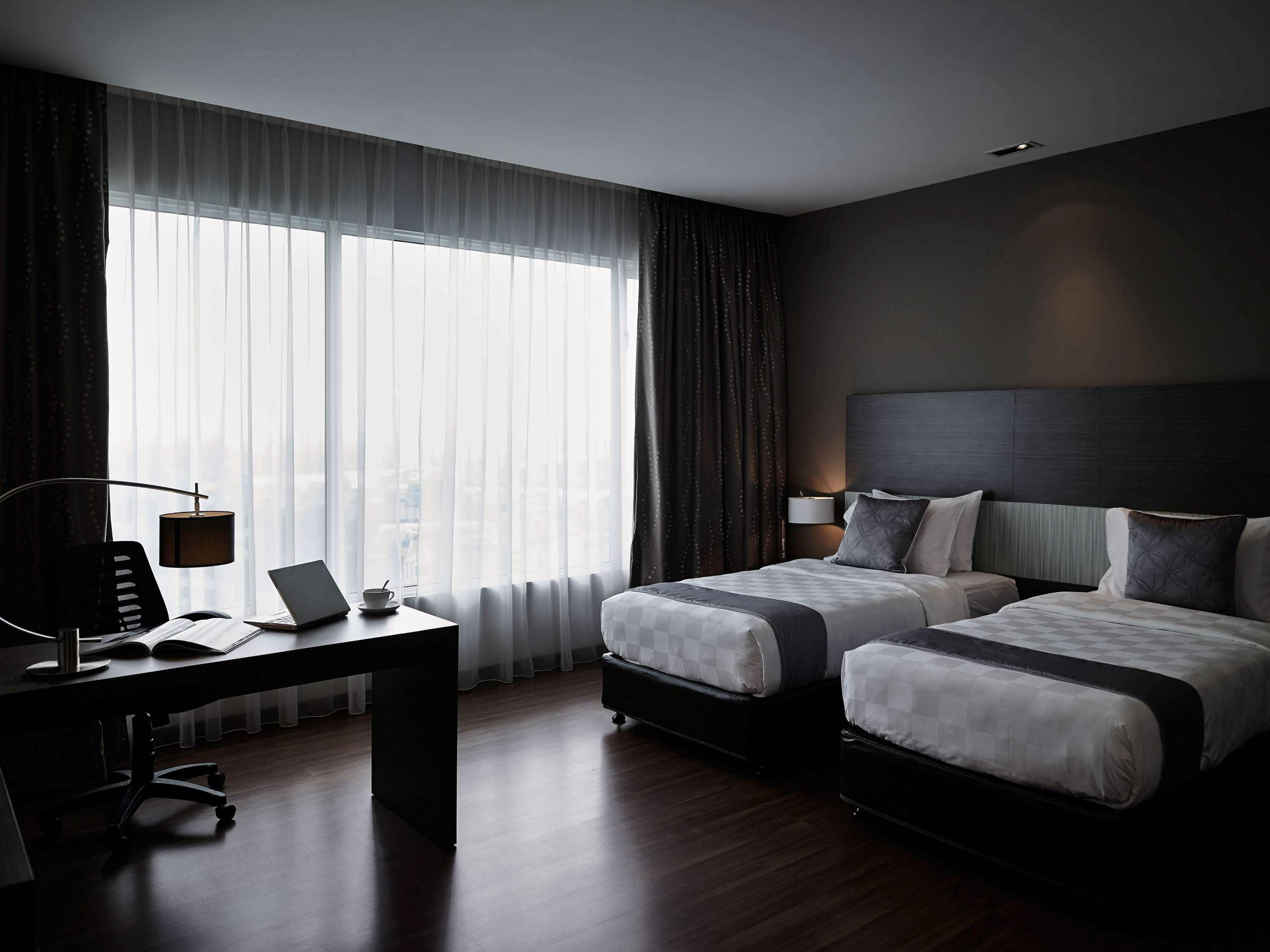 Pullman Kuching Hotel Kültér fotó Deluxe Room