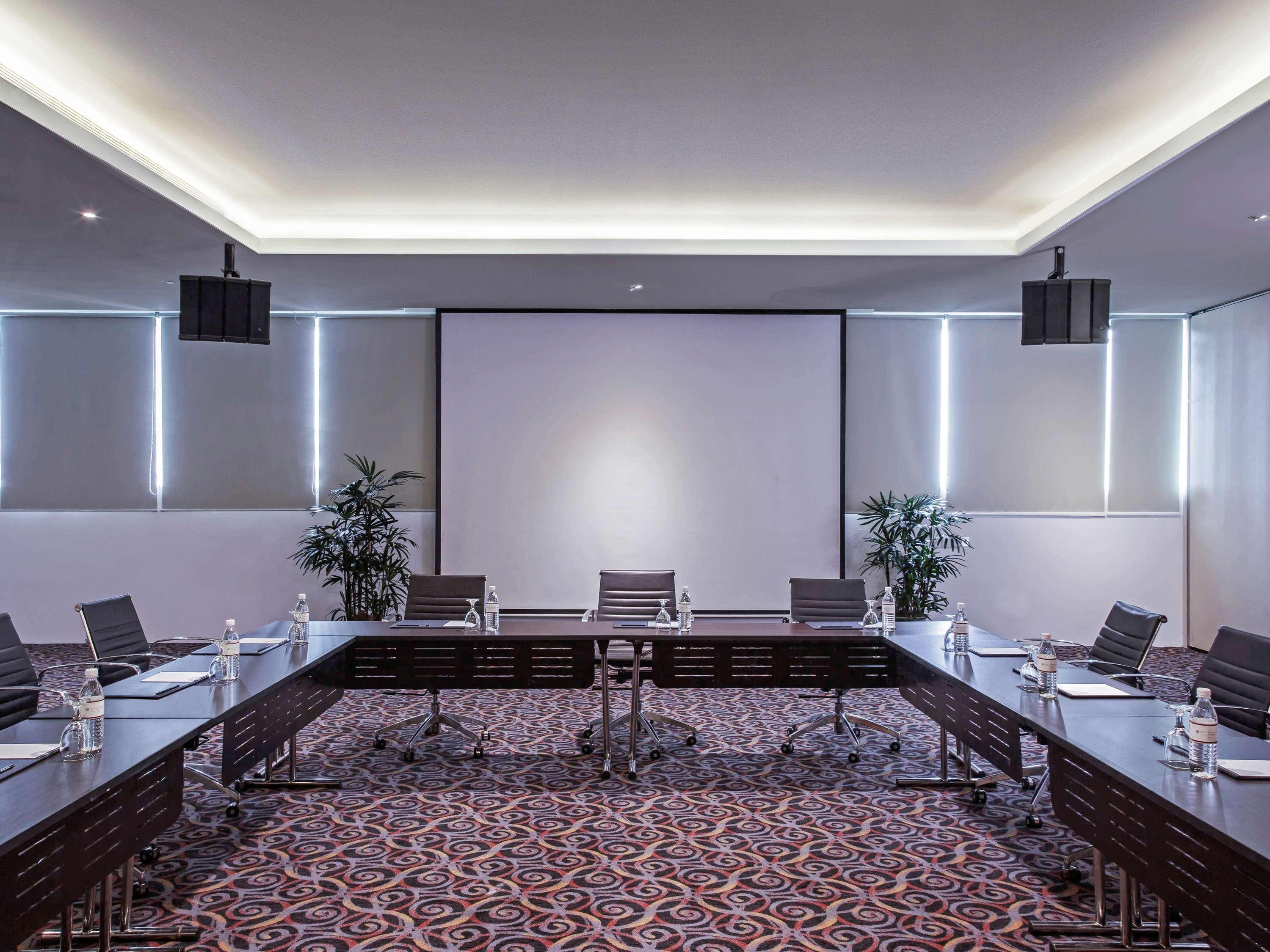 Pullman Kuching Hotel Kültér fotó Meeting room