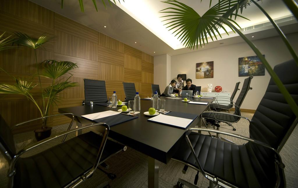 Pullman Kuching Hotel Létesítmények fotó Meeting room at the hotel