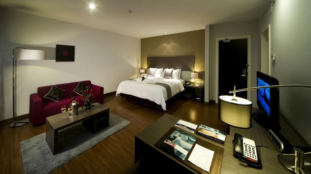 Pullman Kuching Hotel Kültér fotó Deluxe Studio