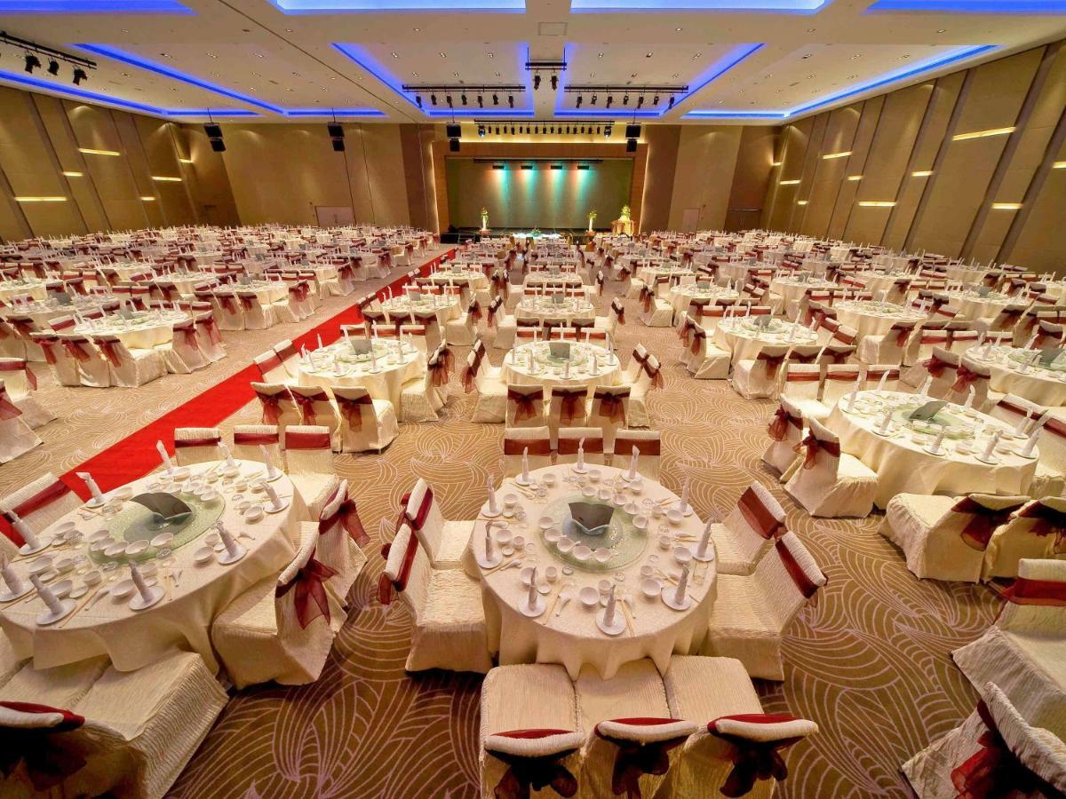 Pullman Kuching Hotel Kültér fotó The Grand Ballroom